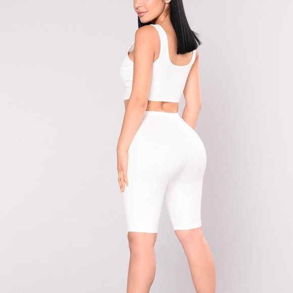 MATCHING SET • White Cropped Legging + Scoop Neck - Picture 5 of 10